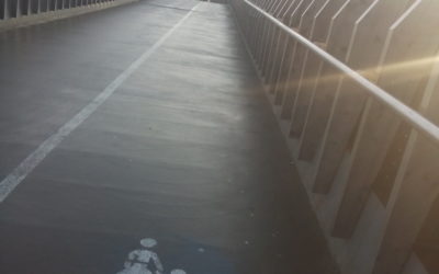 Bahnhofsbrücke allem Anschein nach nicht gestreut!