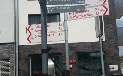 22.05.2024 Anfrage zdA Rat: Hinweisschilder zur neuen Toilettenanlage am Westende der Opladener Bahnhofsbrücke